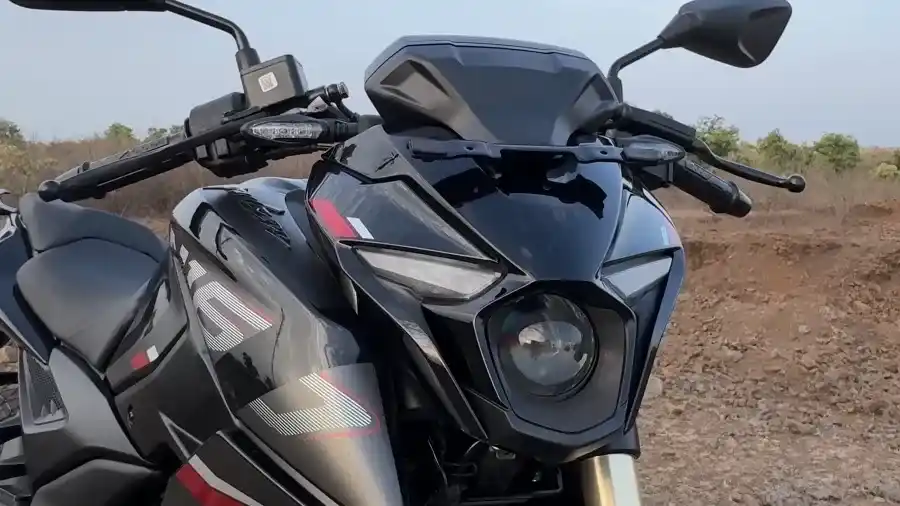 Bajaj Pulsar N160 - Headlight