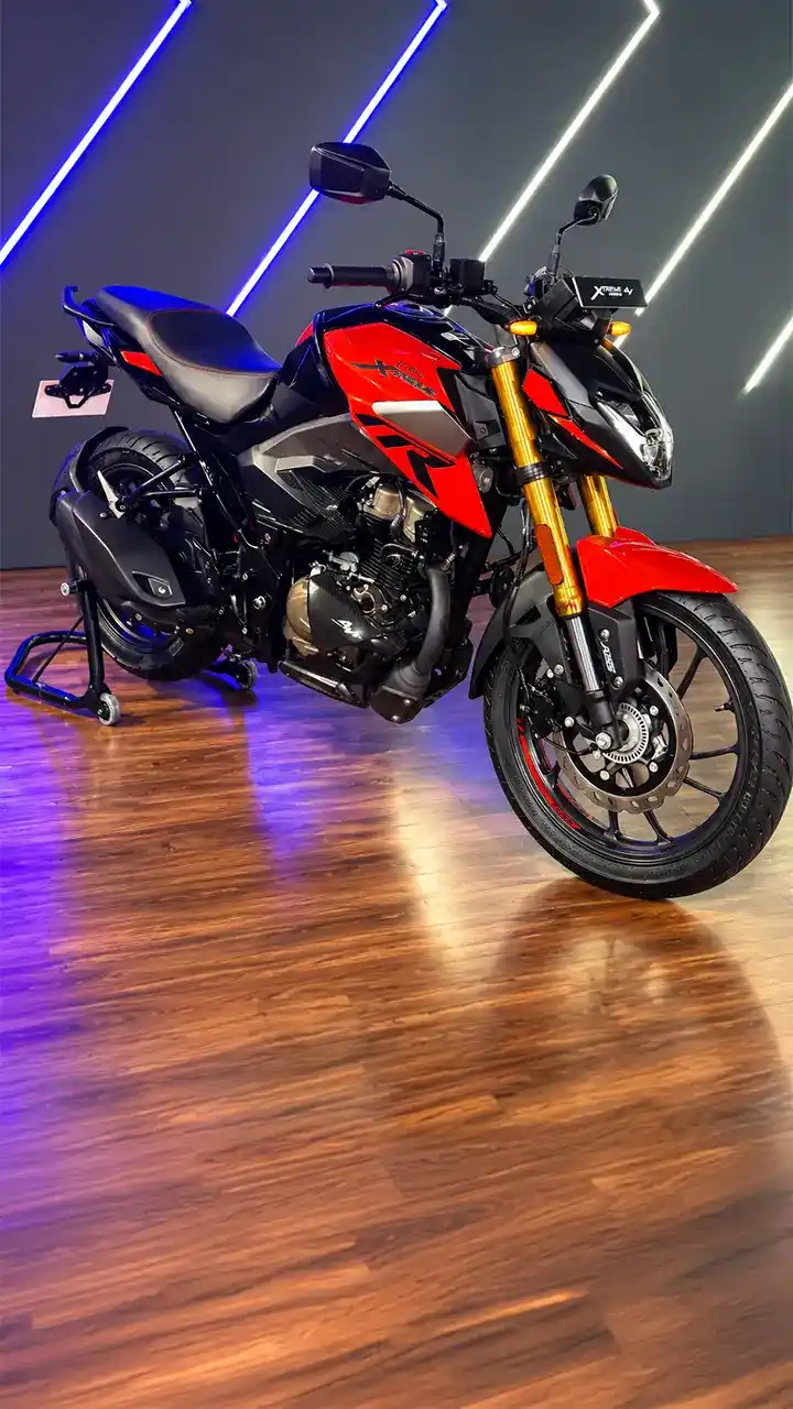 Meet the All New Feature Packed Hero Xtreme 160R 4V