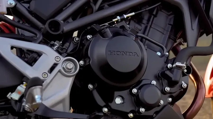 Honda CB300r Engine