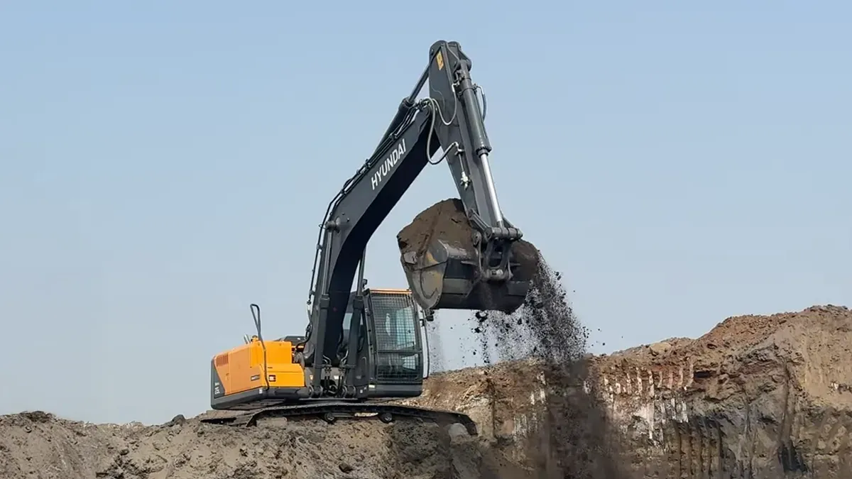 View All HYUNDAI R215L Images
