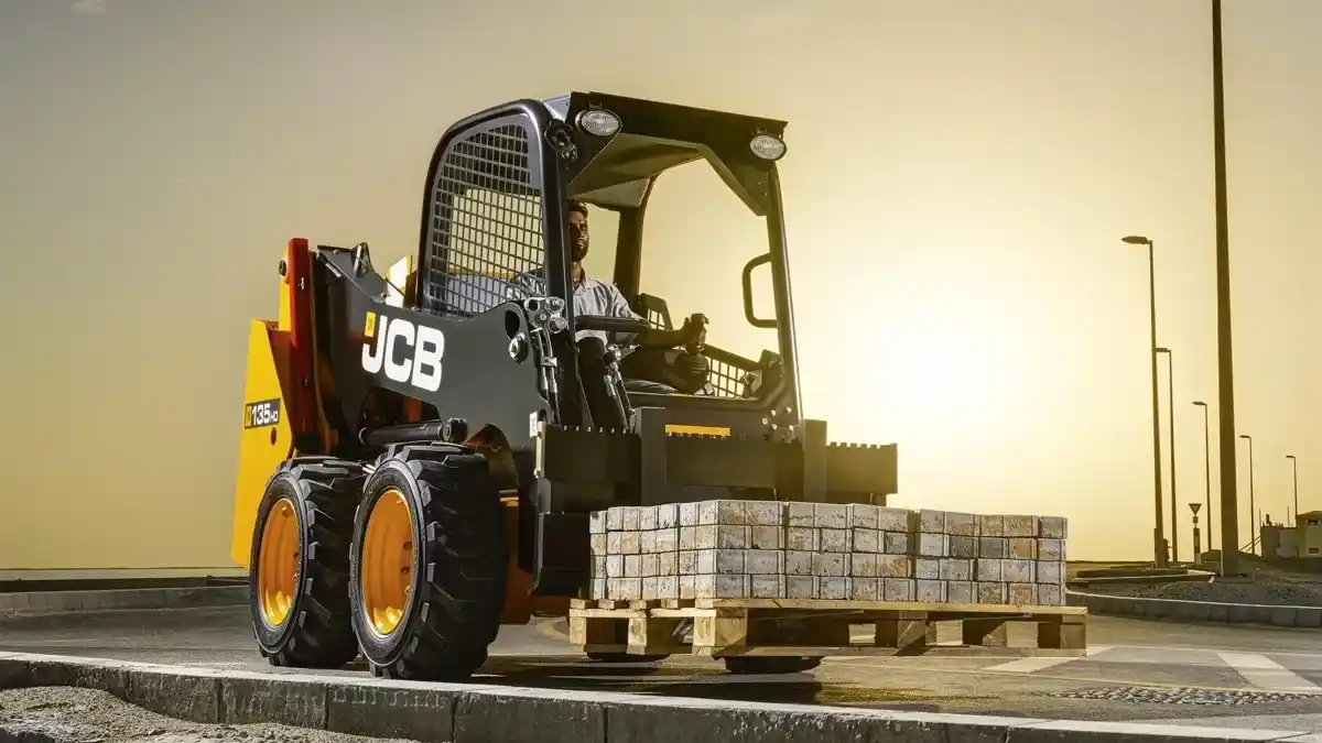 JCB 135 Front Right View