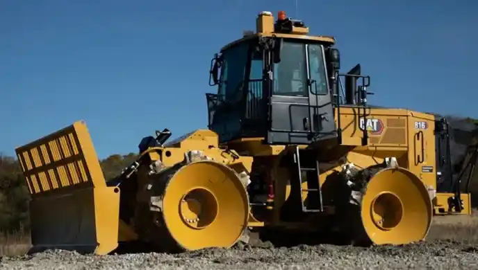 CAT 816 Compactor