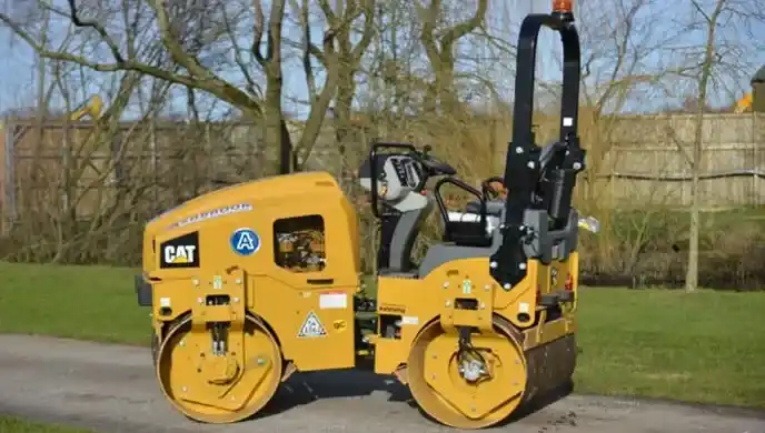 CAT CB1.7 Compactor