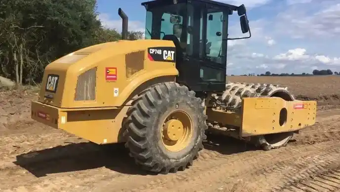 CAT CS74B Compactor