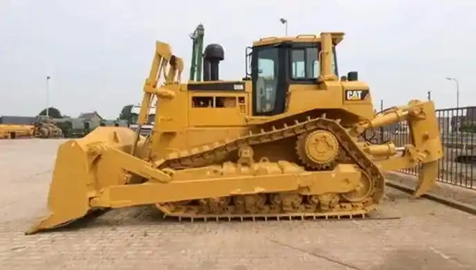 CAT 2004 Dozer