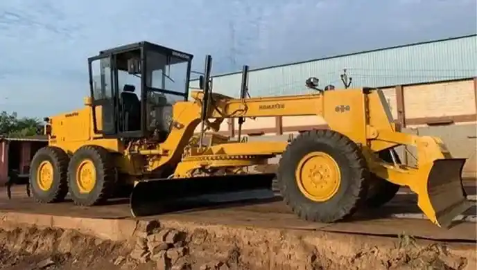 Komatsu GD 625 Motor Grader