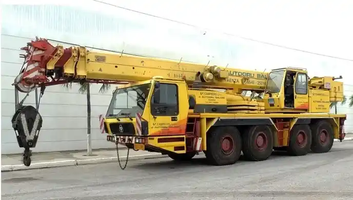 Krupp KMK-4070 Crane