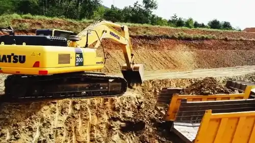 Komatsu PC300LC