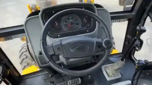 Mahindra Earthmaster SX90 4WD