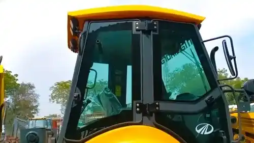 Mahindra Earthmaster SX