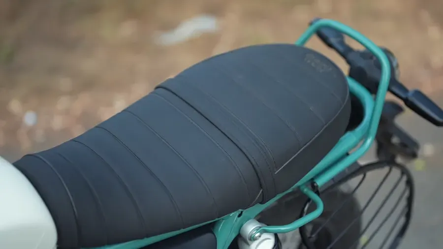 Royal Enfield Bear 650 - Seat