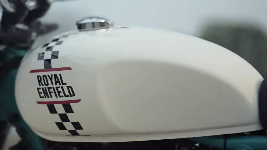 Royal Enfield Bear 650 - Fuel tank