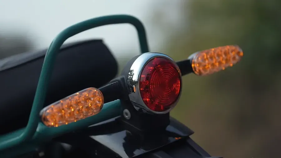Royal Enfield Bear 650 - Tail light